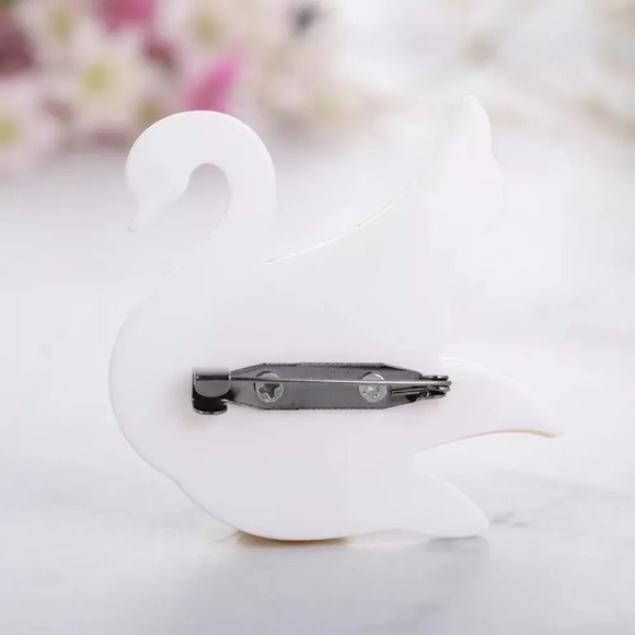 VQ Swan Brooch - Picture 4 of 7